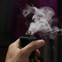 Vaping: Fighting Nicotine Addiction Without the Hassle